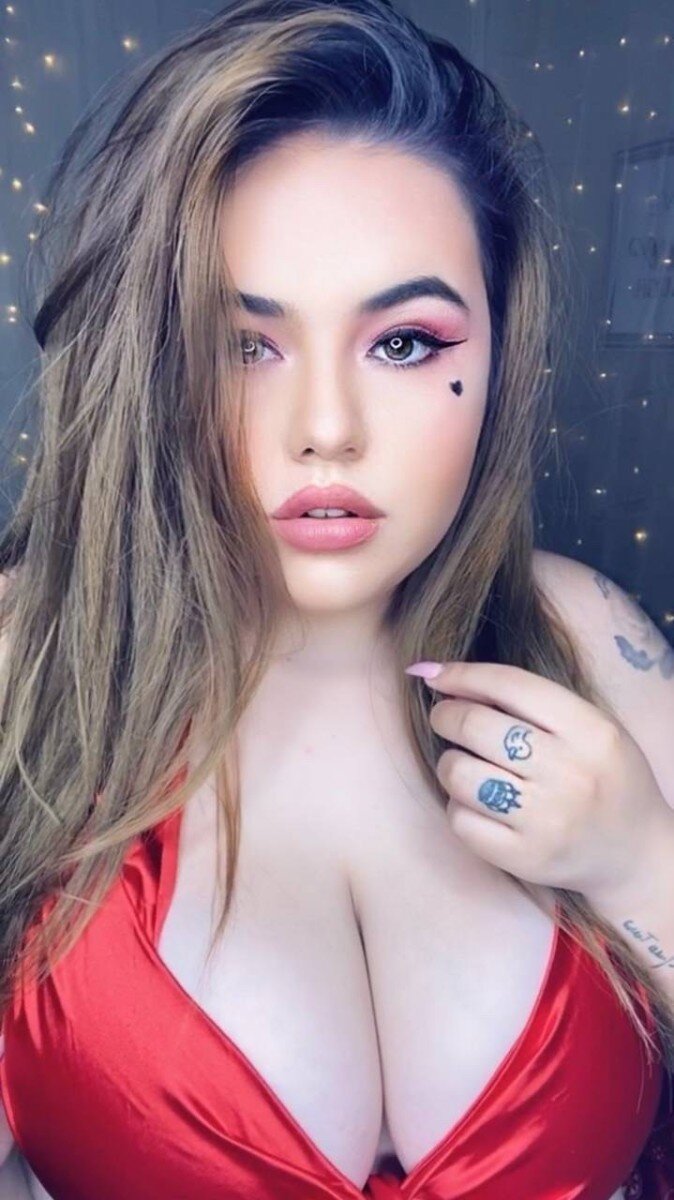 Wiickedlotusx (@wiickedlotusx), OnlyFans creator