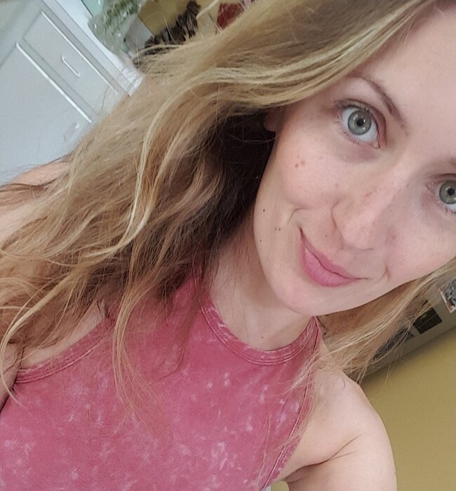 Wildflowerem (@wildflowerem), OnlyFans creator