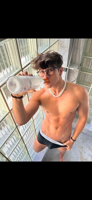 Wilsonestheticsfree (@wilsonestheticsfree), OnlyFans creator