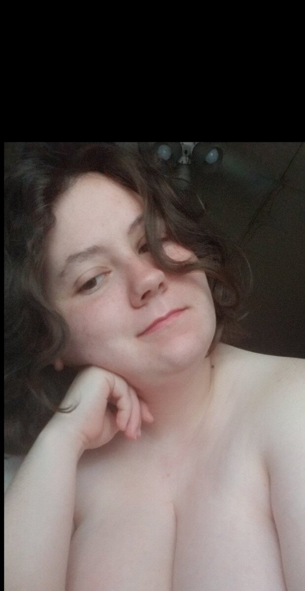 Wisteriahere (@wisteriahere), OnlyFans creator