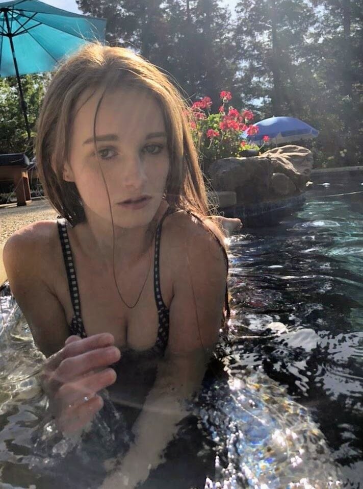 Witchbella (@witchbella), OnlyFans creator