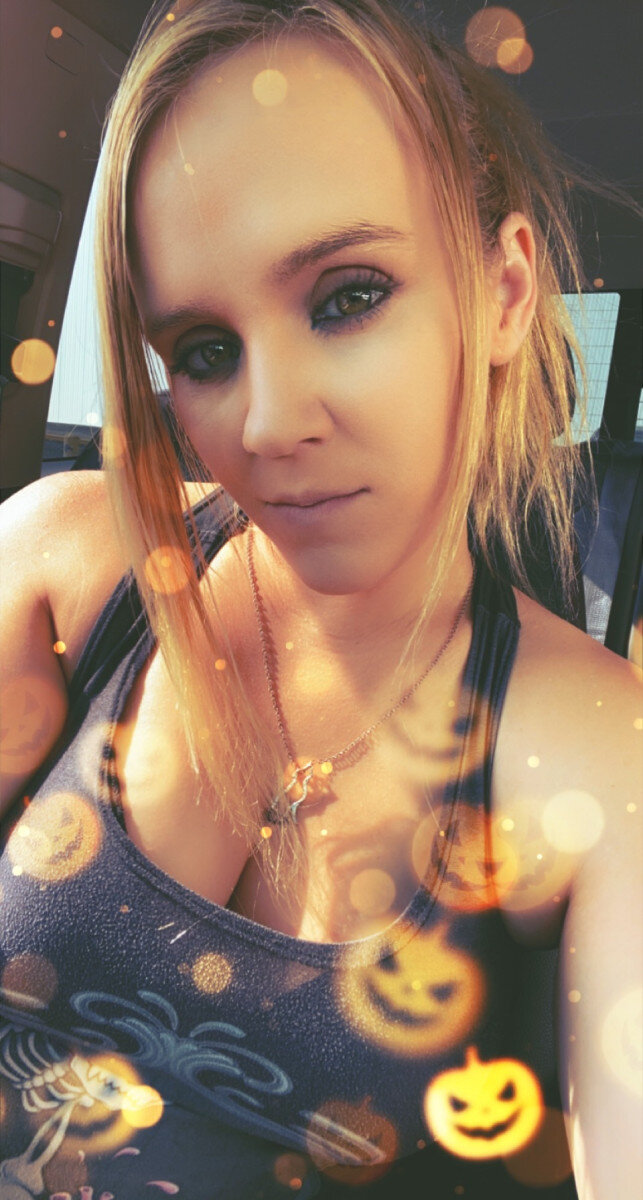 Wolfgirl8908 (@wolfgirl8908), OnlyFans creator