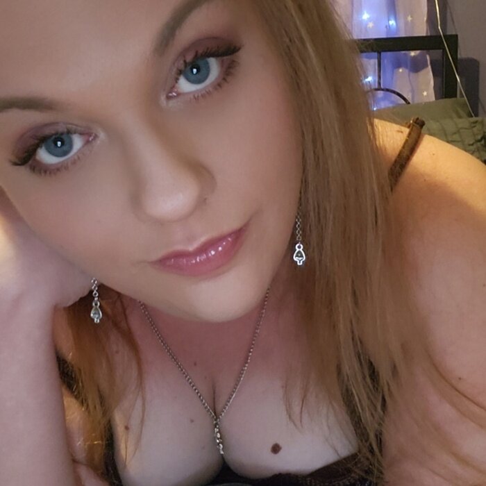 Xraegirl (@x_rae_girl), OnlyFans creator