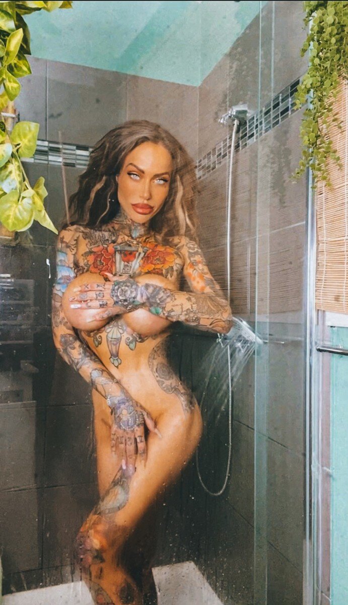 Xallthatglittersx (@xall_that_glittersx), OnlyFans creator
