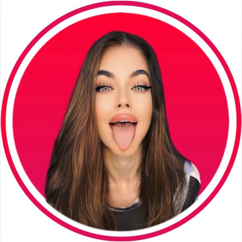 Ariana (@xarianawitchx), OnlyFans creator