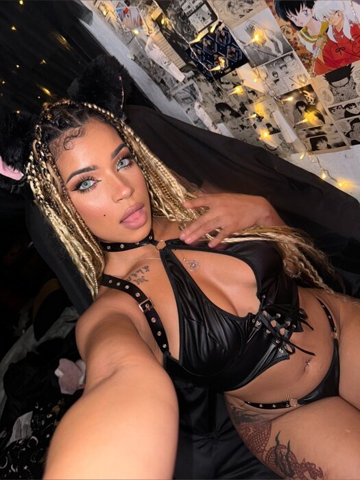 Xenathewitch (@xenathewitch), OnlyFans creator