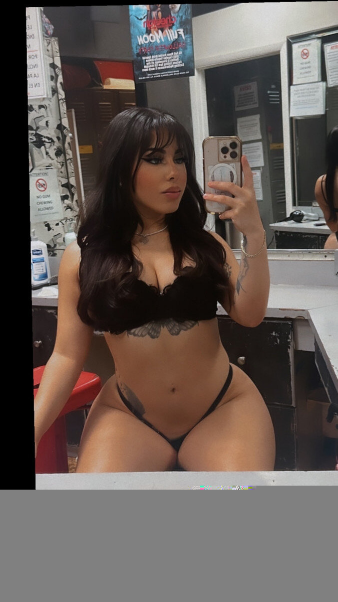 Xlilredx (@xlilredx), OnlyFans creator