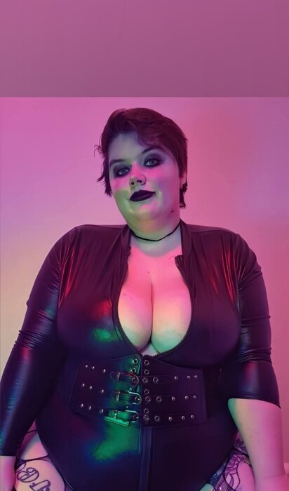 Xmidnightxwolfex (@xmidnightxwolfex), OnlyFans creator