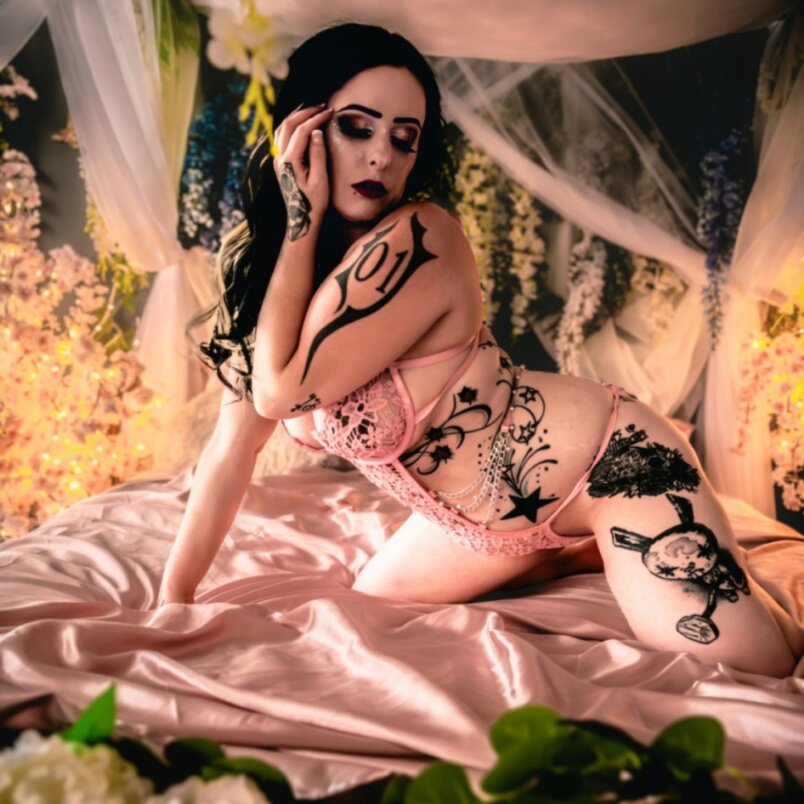 Xmissbritaniesx (@xmissbritaniesx), OnlyFans creator