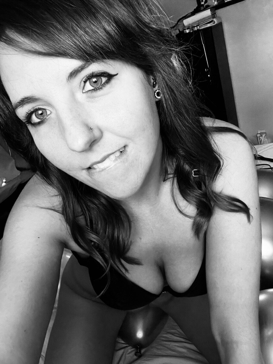 Xmonicaxmargarita (@xmonicaxmargarita), OnlyFans creator