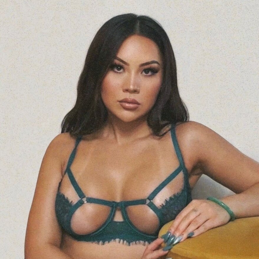 Xomikolove (@xomikolove), OnlyFans creator