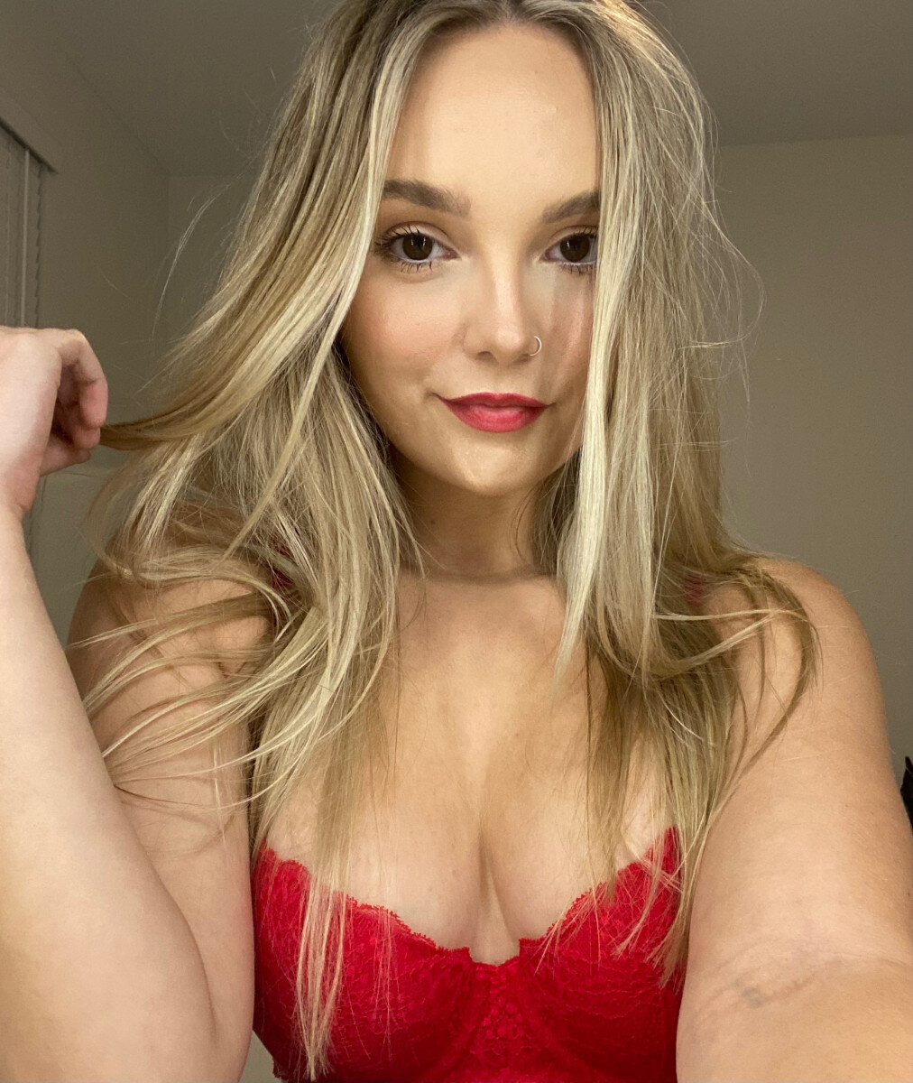 Xoxolittlej (@xoxolittlej), OnlyFans creator