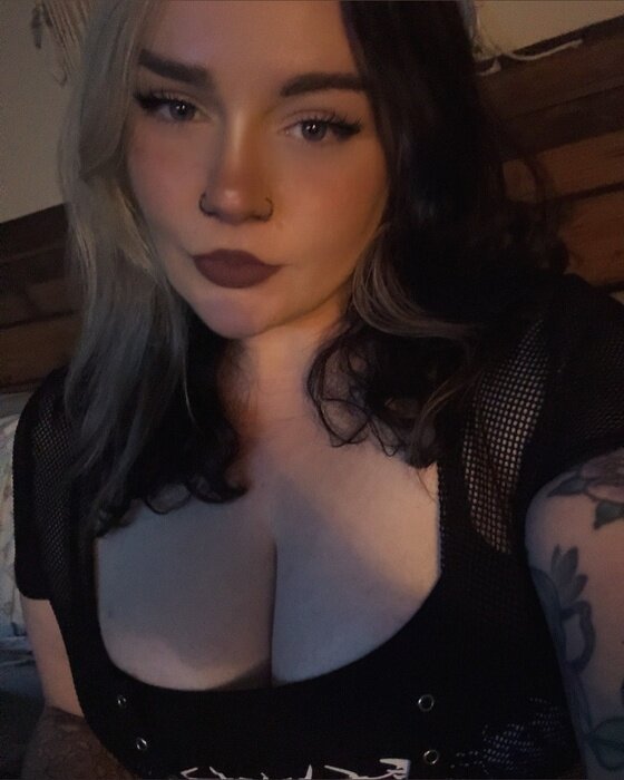 Xxellaxxbabyxx (@xxellaxxbabyxx), OnlyFans creator