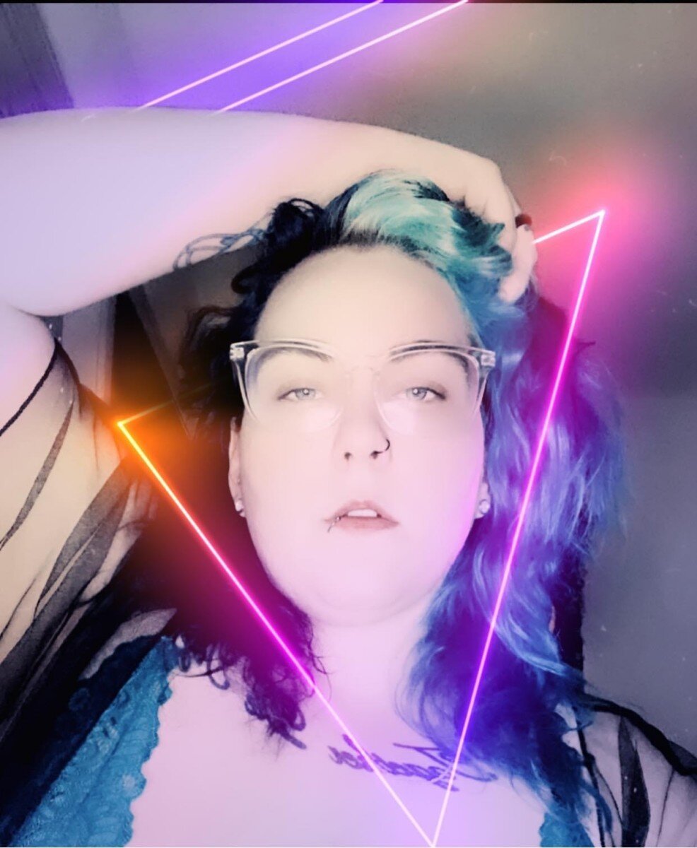 Xxhoneyedsage (@xxhoneyedsage), OnlyFans creator