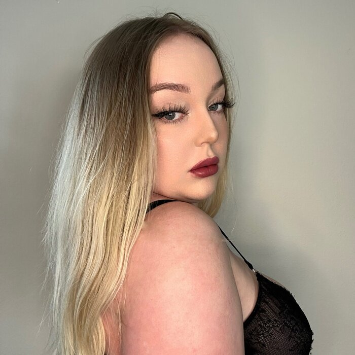 Xxxbadbarbiee (@xxxbadbarbiee), OnlyFans creator