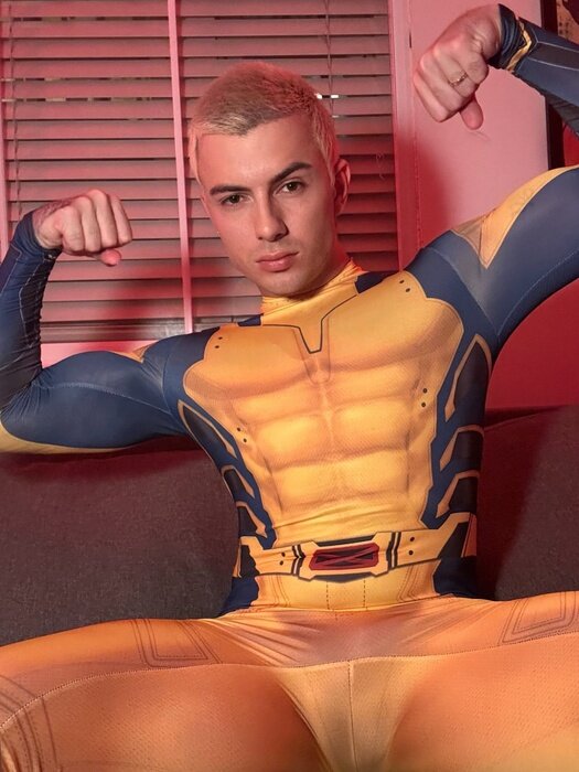 Xxxhelis (@xxxhelis), OnlyFans creator