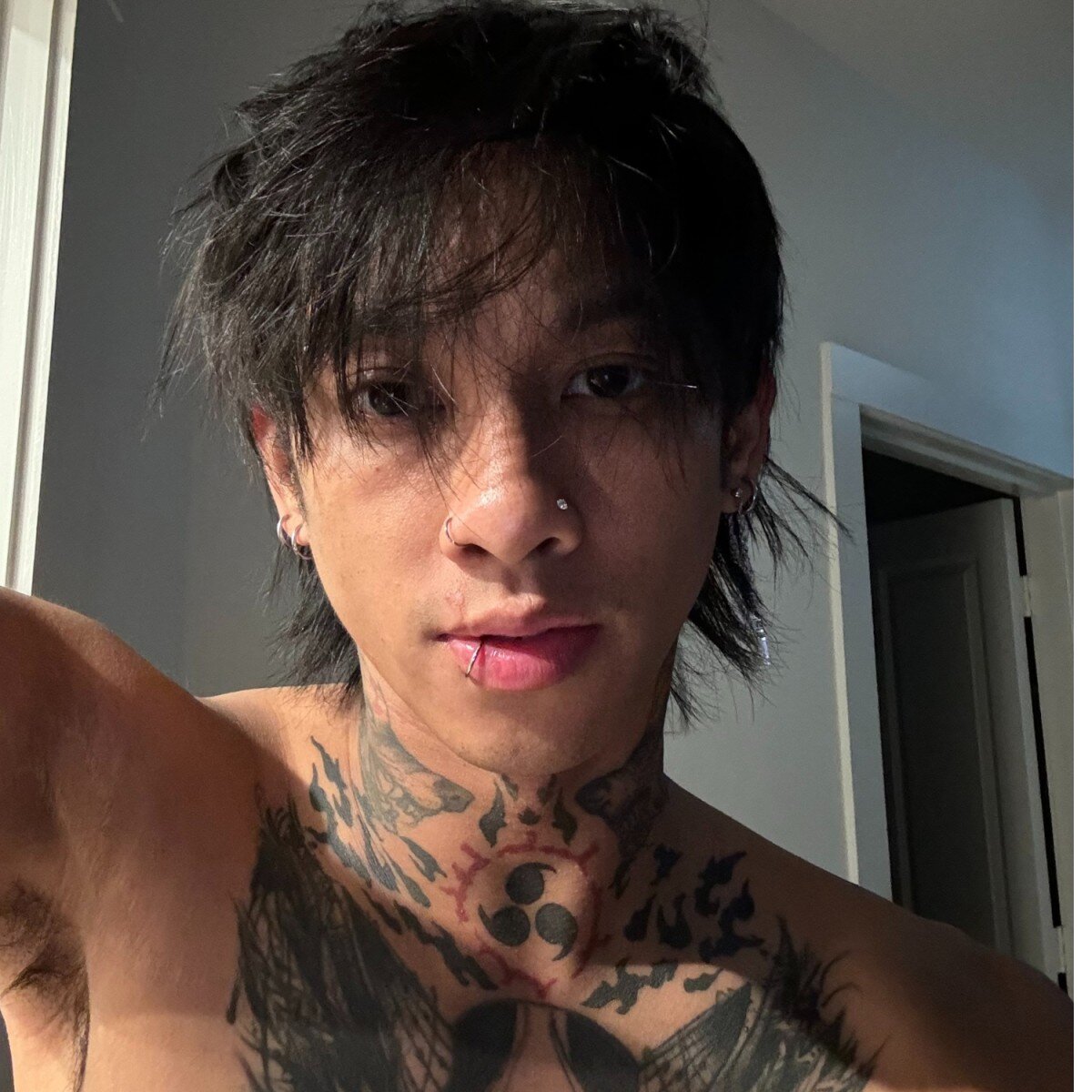 Yaboymaloy (@yaboymaloy), OnlyFans creator