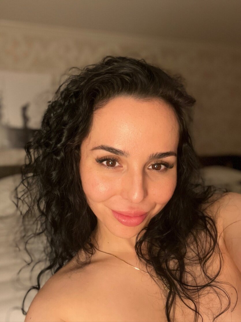 Yalina4u (@yalina4u), OnlyFans creator