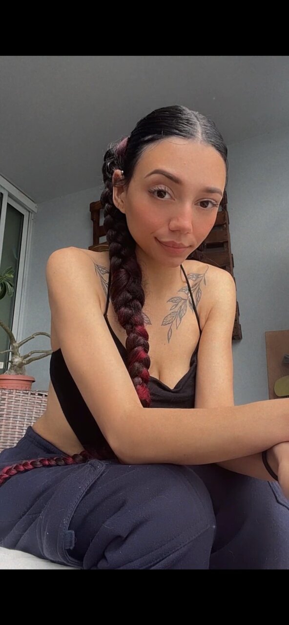 Yamiluv152 (@yamiluv152), OnlyFans creator