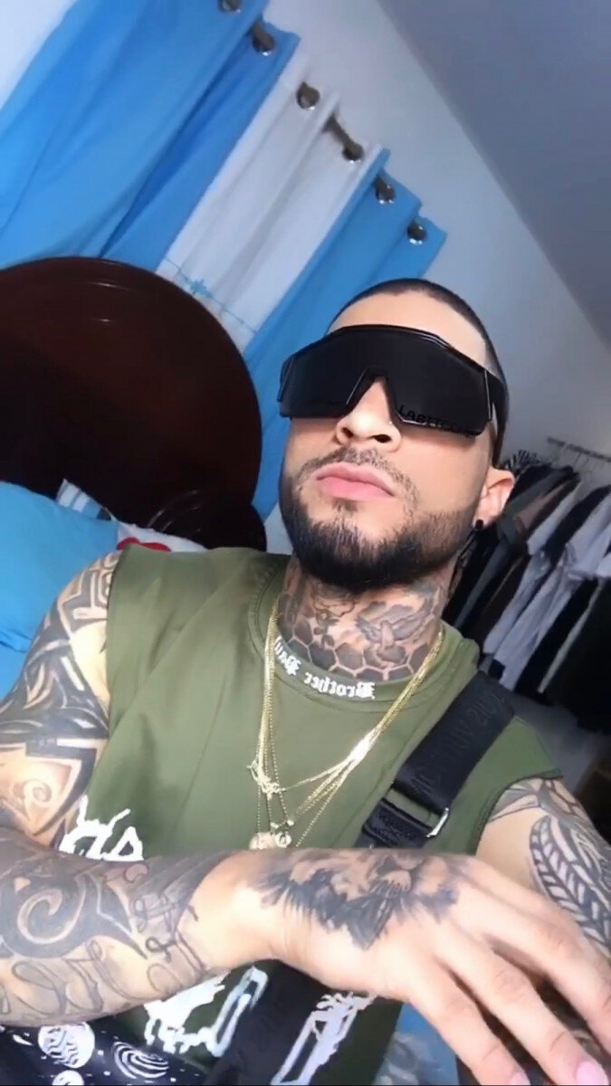 Yandelxxl (@yandelxxl), OnlyFans creator