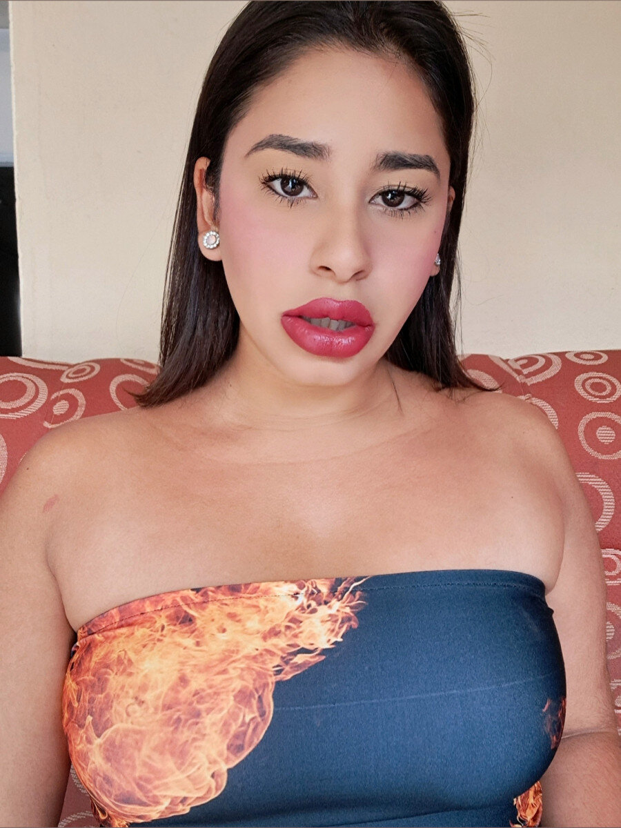Yarabutterfly (@yarabutterfly), OnlyFans creator