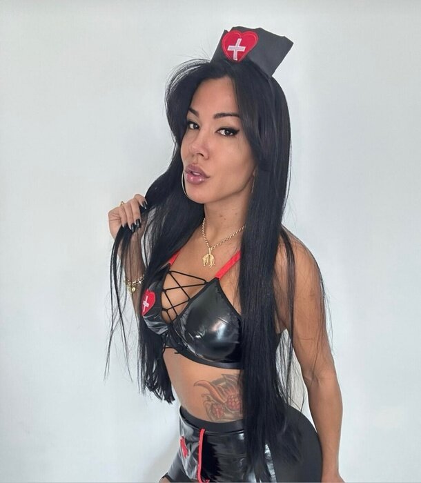 Yasmimmfontes (@yasmimmfontes), OnlyFans creator