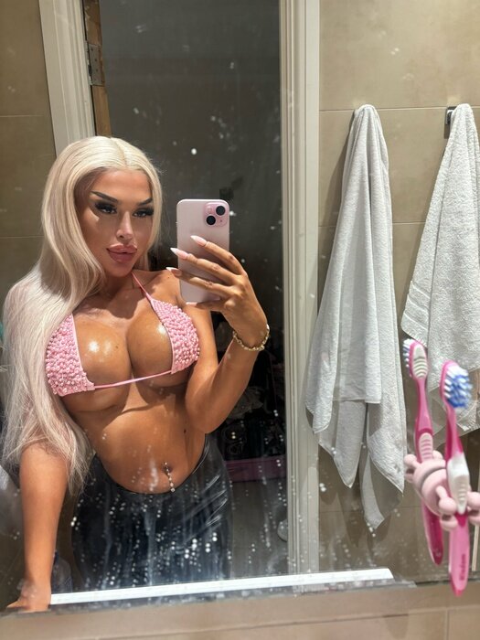 Yasminasabrina (@yasminasabrina), OnlyFans creator