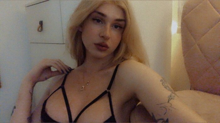 Yasminehottie (@yasminehottie), OnlyFans creator