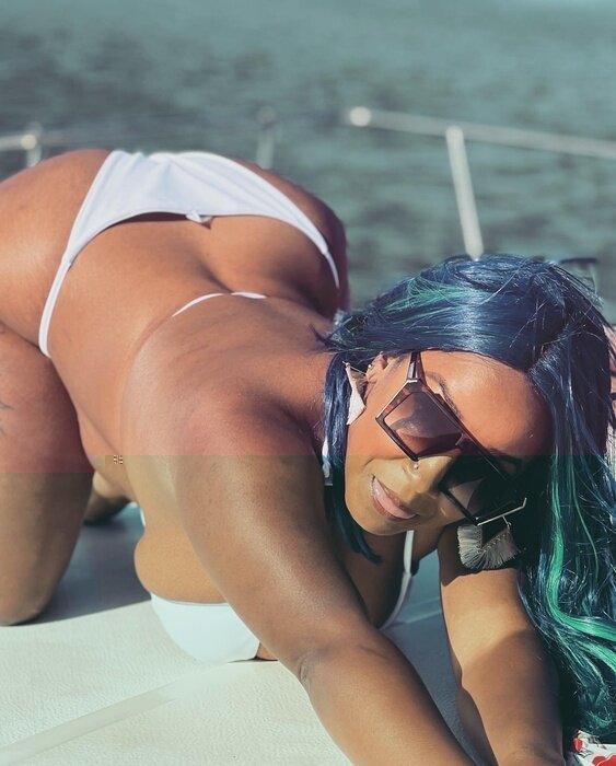 Yayasmeena (@yayasmeena), OnlyFans creator