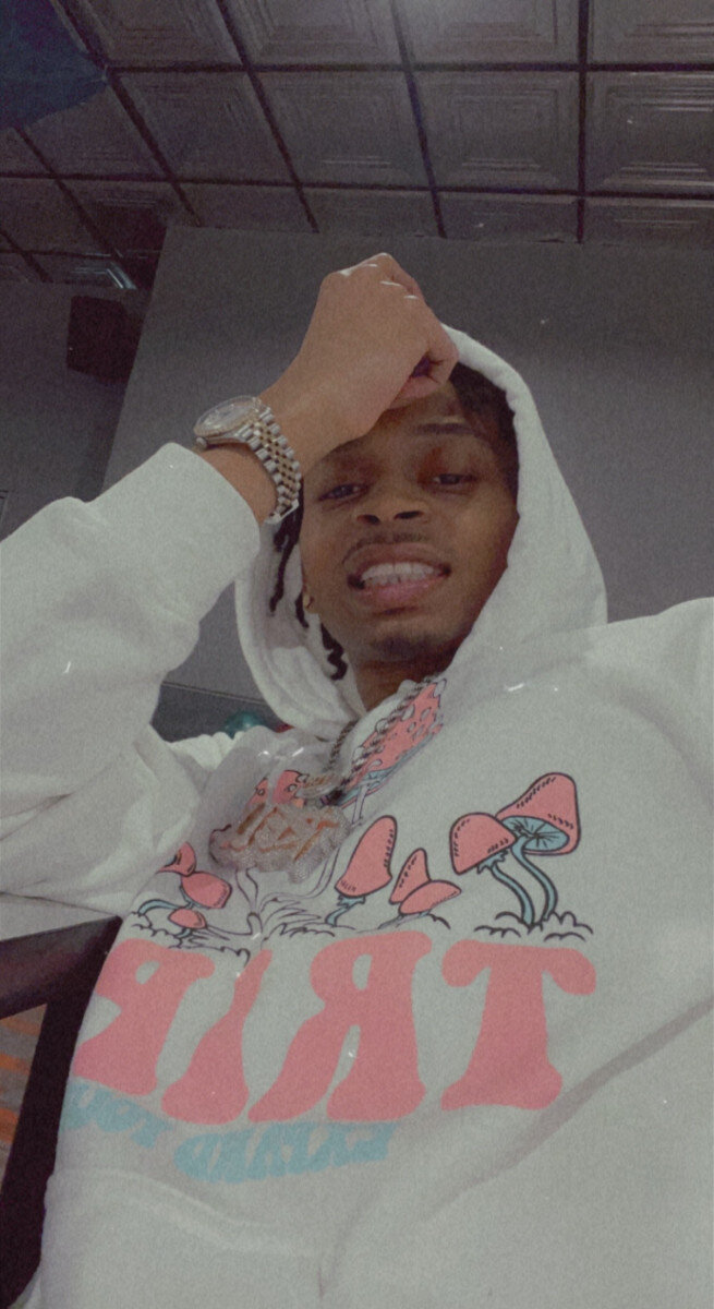 Yeahitsrell (@yeahitsrell), OnlyFans creator