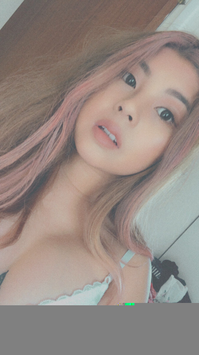 Yoitsvivian (@yoitsvivian), OnlyFans creator
