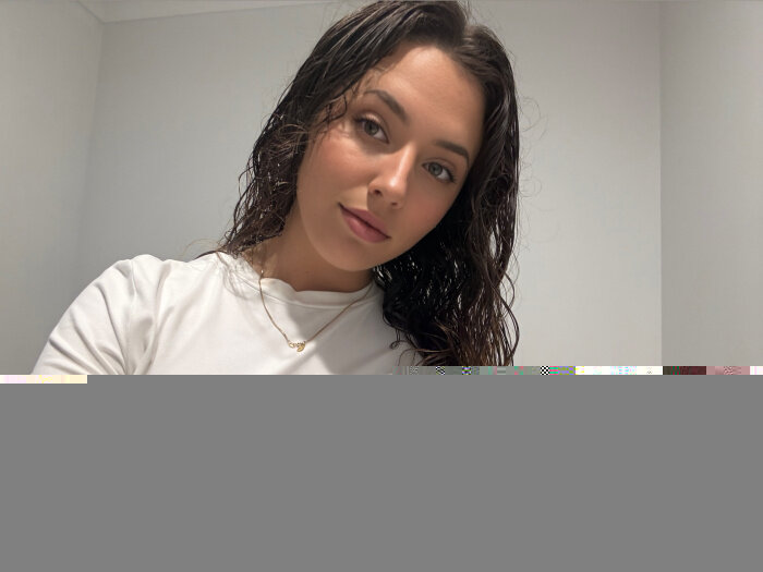 Youngmaminextdoor98 (@youngmaminextdoor98), OnlyFans creator