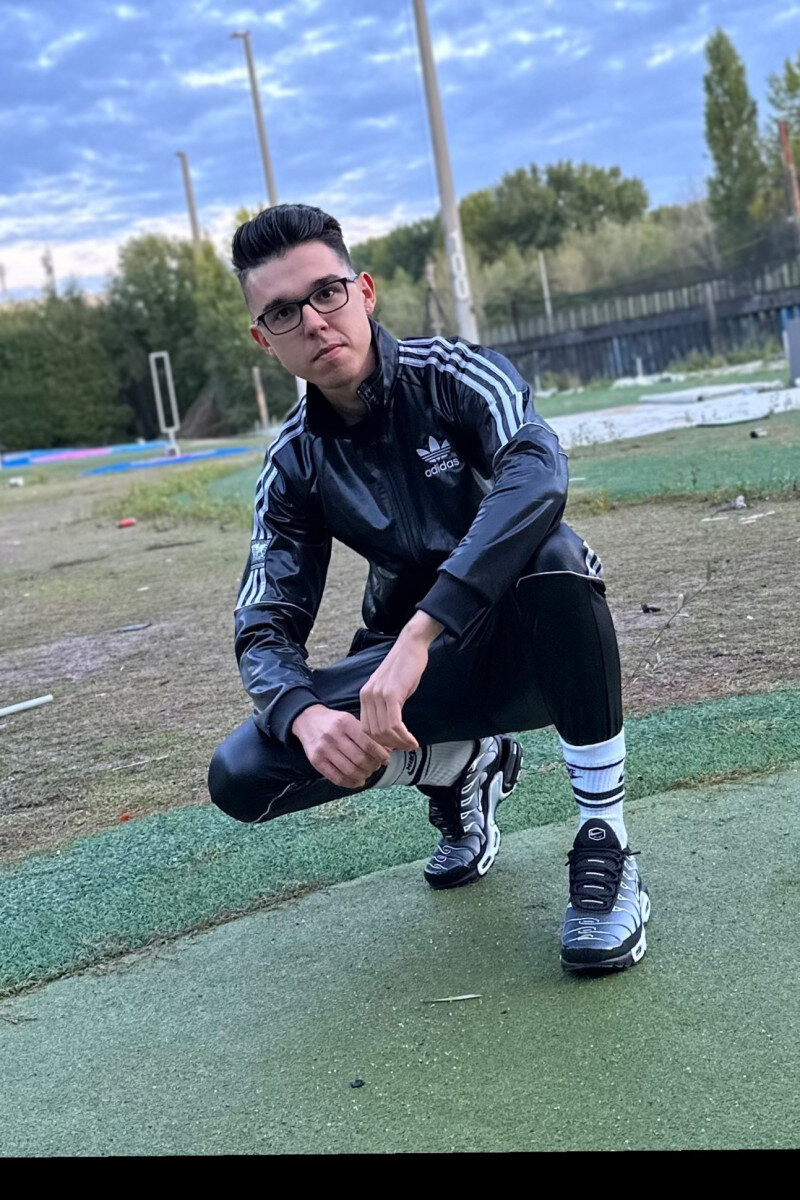 Youngmaster1996 (@youngmaster1996), OnlyFans creator