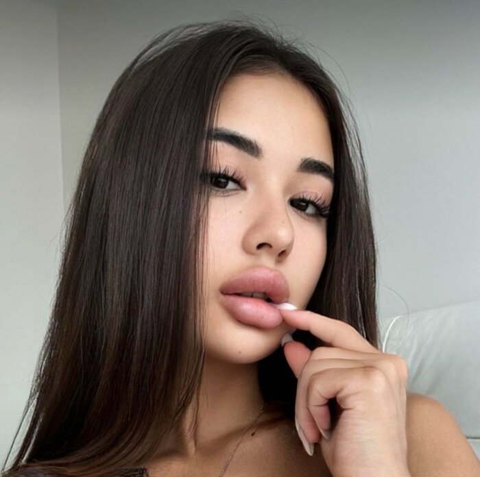 Ariana (@your_ariana_doll1), OnlyFans creator