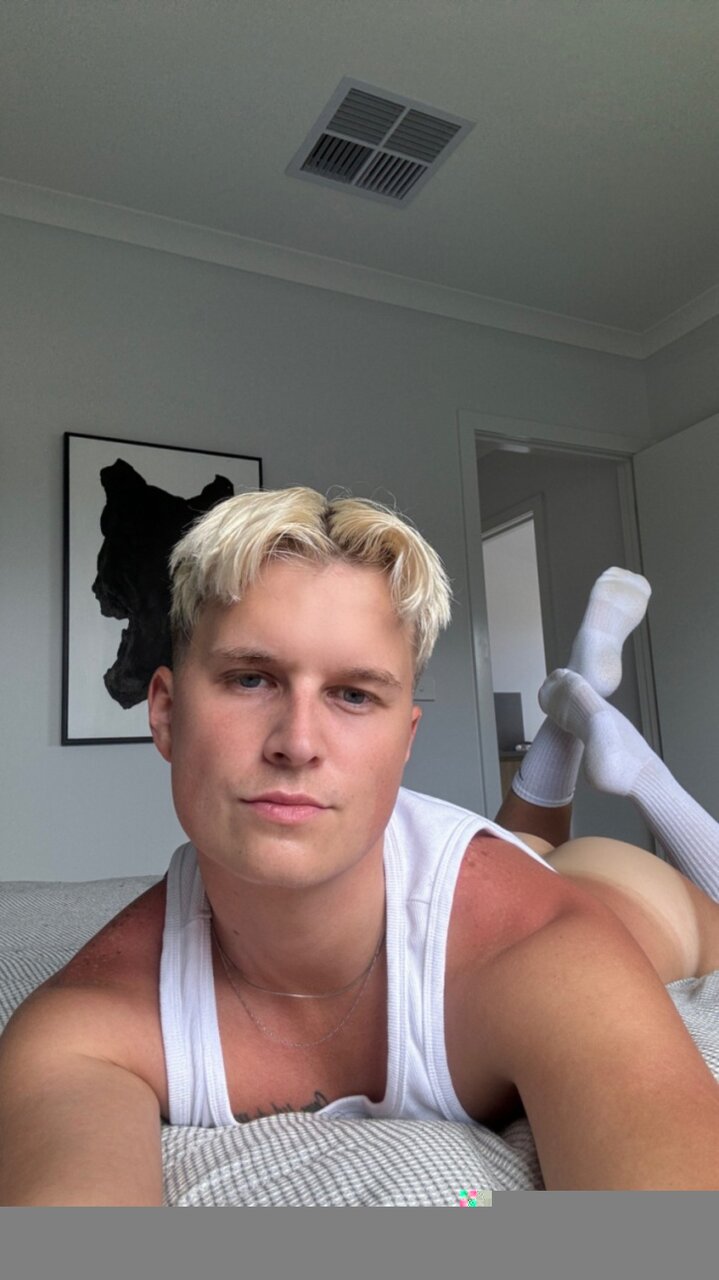 Yourdadsfvckboy (@yourdadsfvckboy), OnlyFans creator