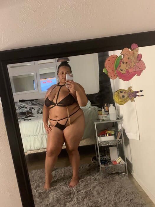 Yourfavbbwred (@yourfavbbwred), OnlyFans creator