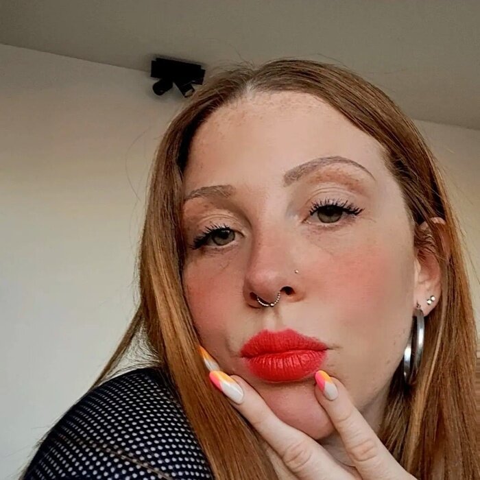 Yourfiregirll (@yourfiregirll), OnlyFans creator