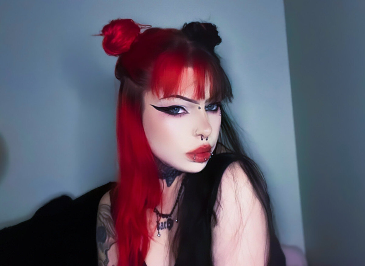 Yourgothgf124 (@yourgothgf124), OnlyFans creator