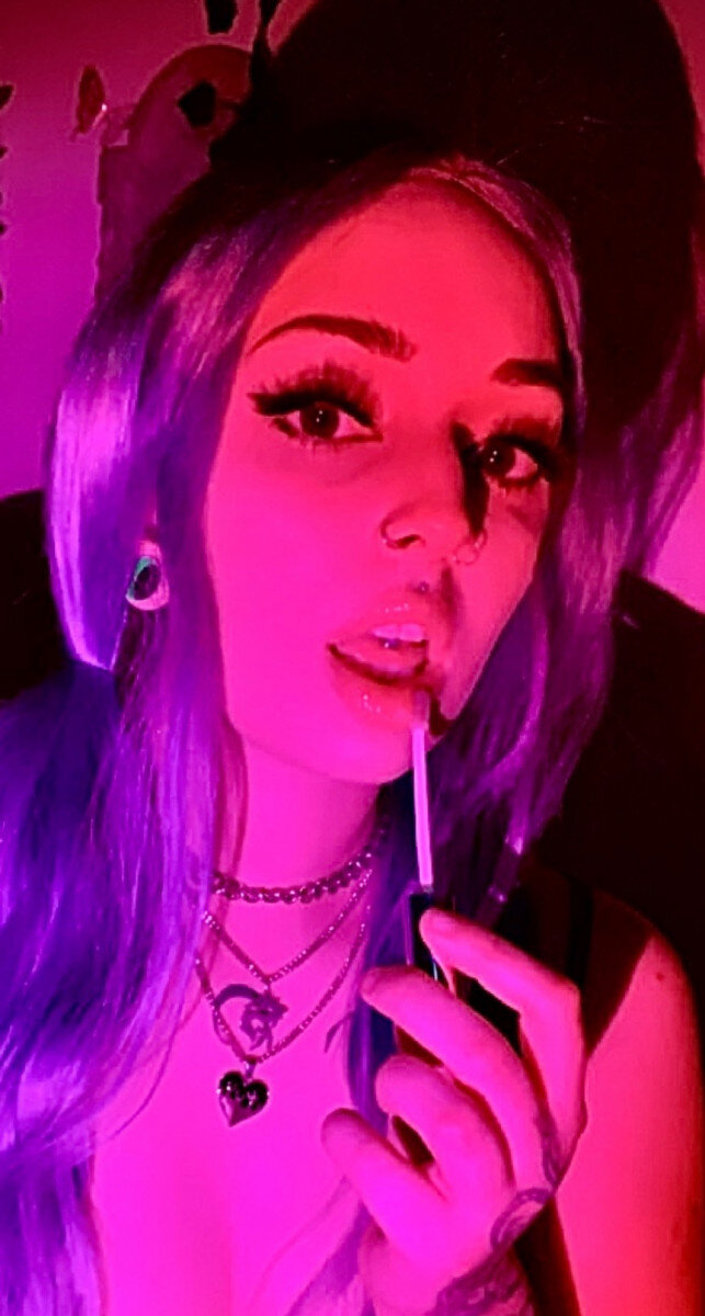 Yourgunnafallinlove (@yourgunnafallinlove), OnlyFans creator