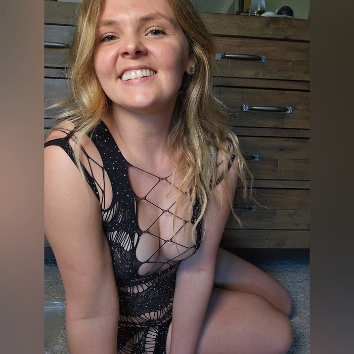 Yourhazelmay (@yourhazelmay), OnlyFans creator