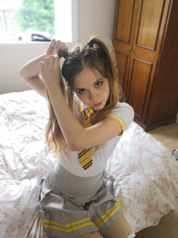 Yourlittlemaya (@yourlittlemaya), OnlyFans creator