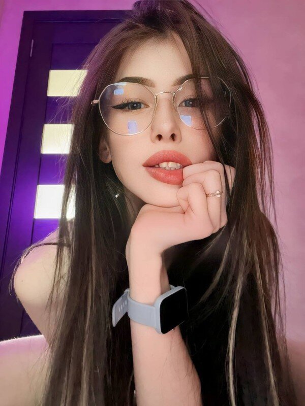 Sophia (@yourmiracle18), OnlyFans creator