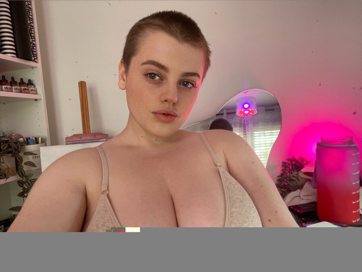Yournakedpainter (@yournakedpainter), OnlyFans creator