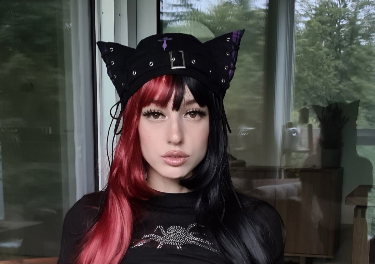 Yourwaifukami (@yourwaifukami), OnlyFans creator