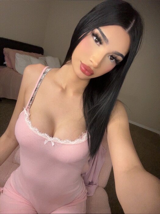 Youwantmia (@youwantmia), OnlyFans creator