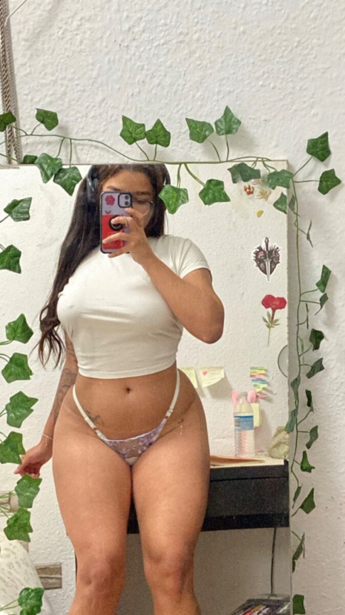 Yuliana32m (@yuliana32m), OnlyFans creator