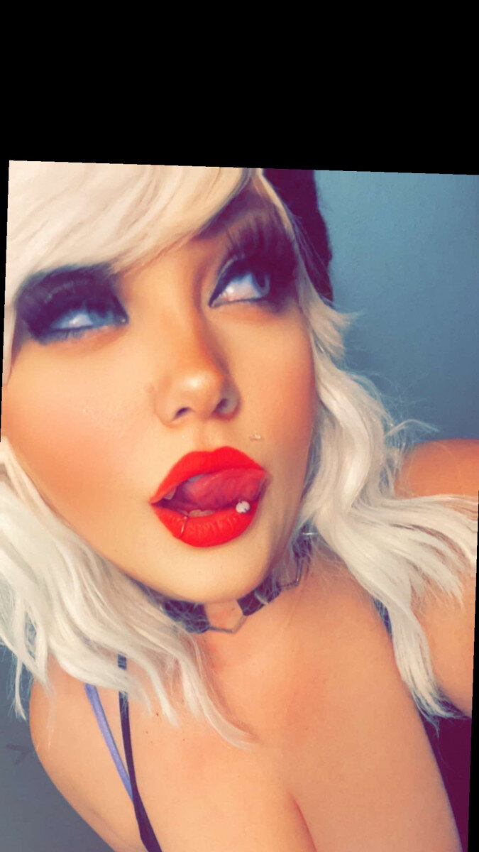 Yumykitty25 (@yumykitty25), OnlyFans creator