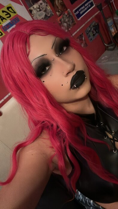 Yungbloodthirsty (@yungbloodthirsty), OnlyFans creator