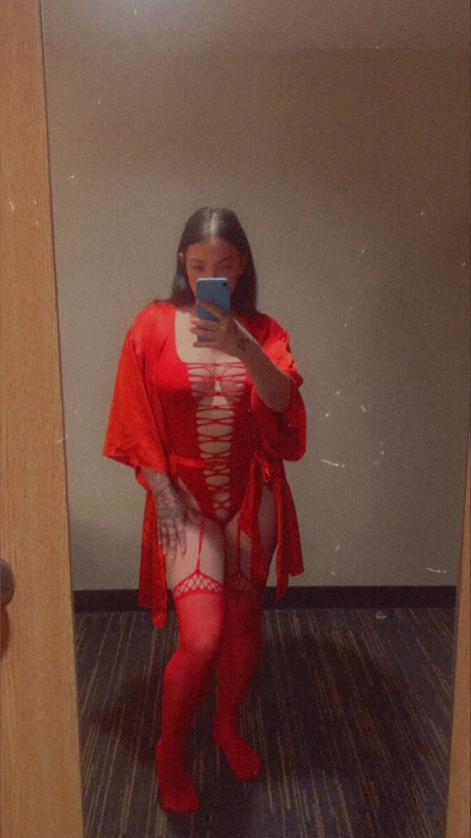 Yurfavouritehoe (@yurfavouritehoe), OnlyFans creator