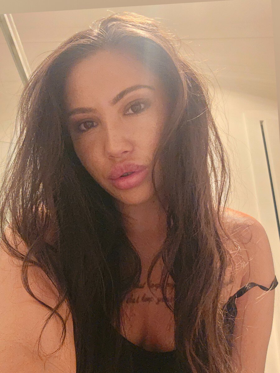 Zarabelford (@zarabelford), OnlyFans creator